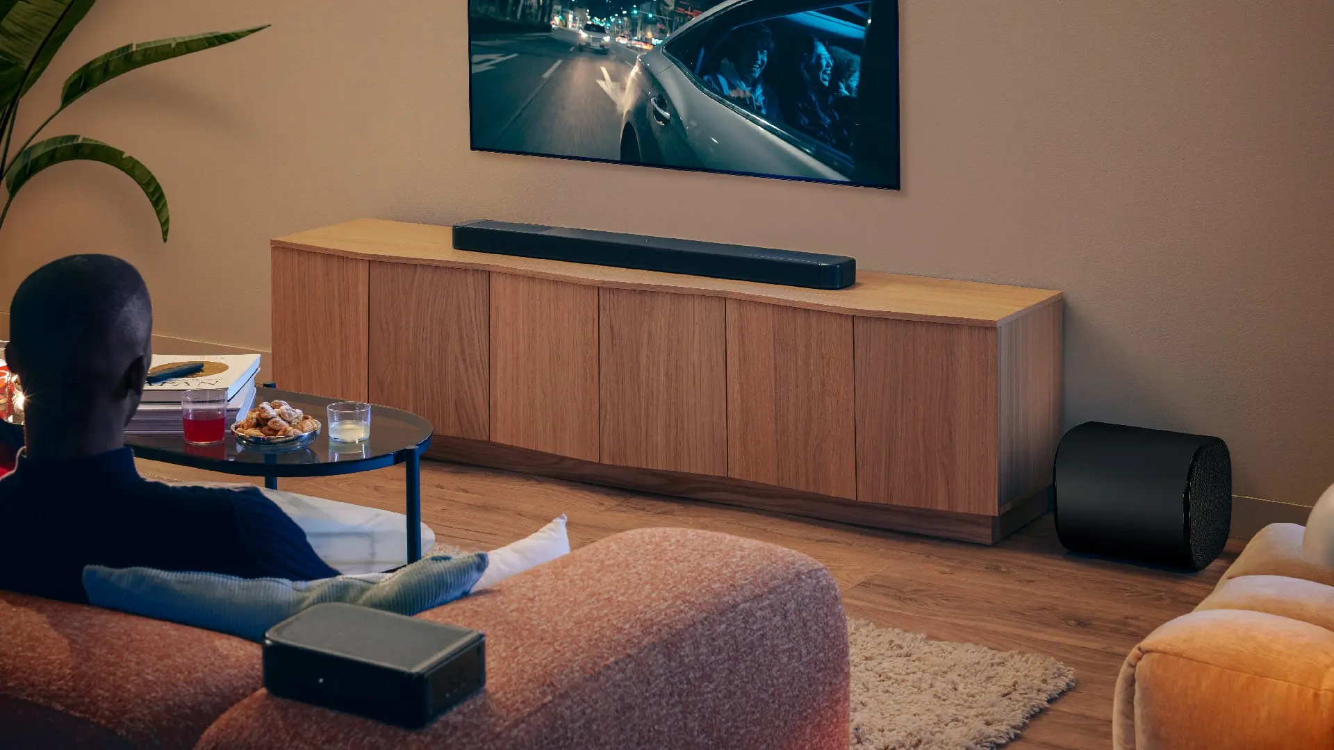 JBL Bar 1300MK2 Tanıtıldı: 2470 W Güç ve 11.4 Kanal Sinema Deneyimi