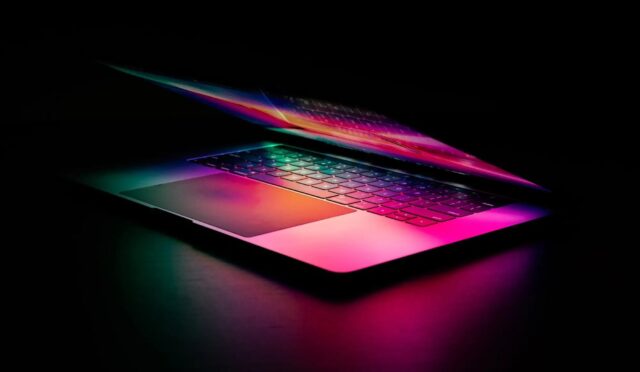 OLED-M6-MacBook-Pro