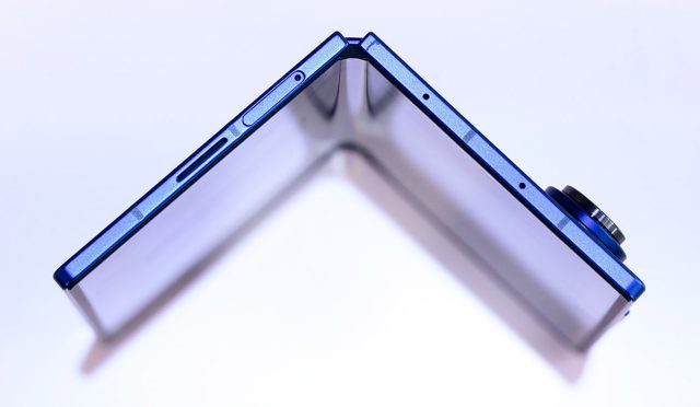 Samsung-Wide-Fold-the-iPhone-Folds-competitor-2