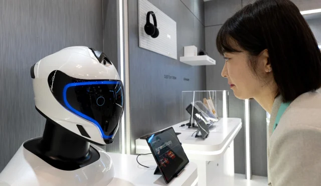 Samsung-Display-6.9-Inch-Humanoid-OLED-Display-Concept-IMID-2026-Expo-South-Korea