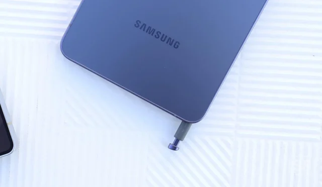 samsung-galaxy-s26-ultra-rear-sg26-s-pen01